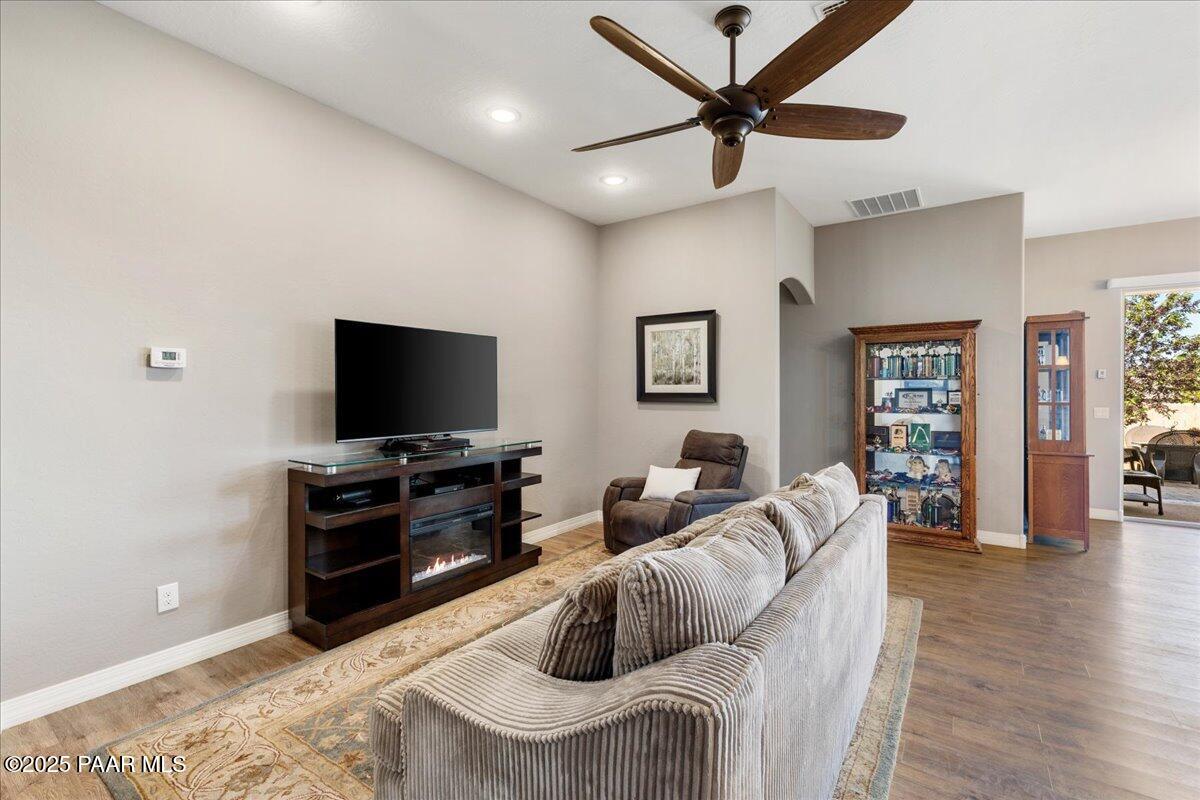 6322 E Beckett Trail