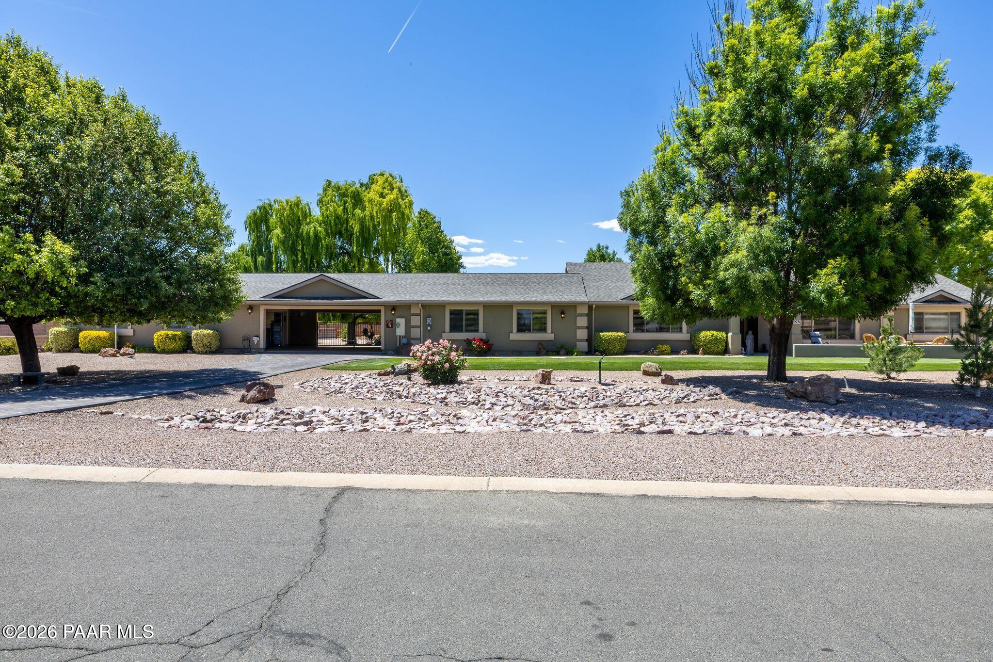 978 Tiffany Way