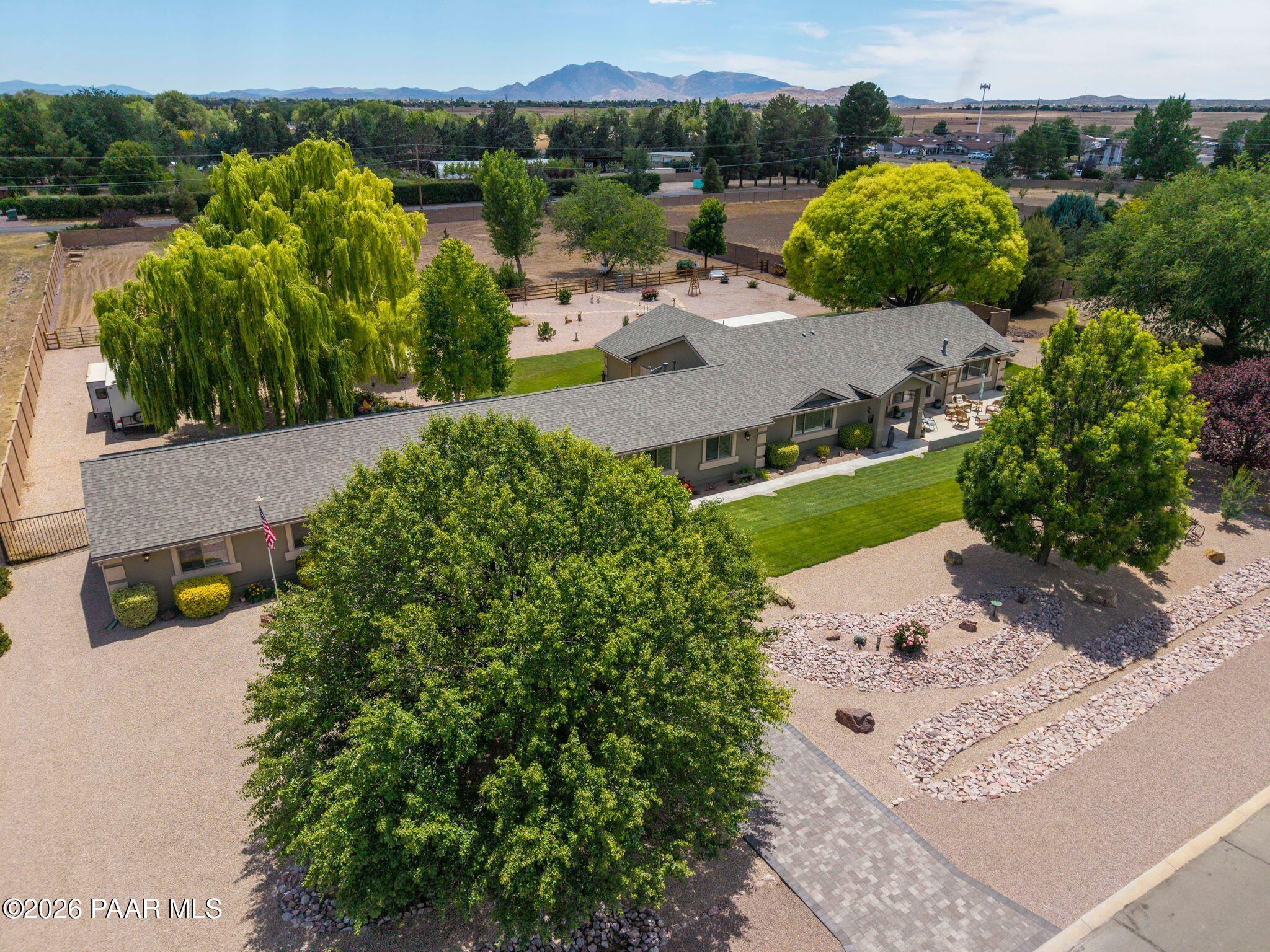 978 Tiffany Way