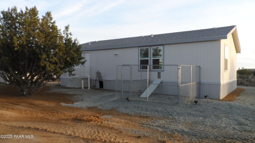 Photo of 20920 E Bright Sun Way, Mayer, AZ 86333 (MLS # 1078385)