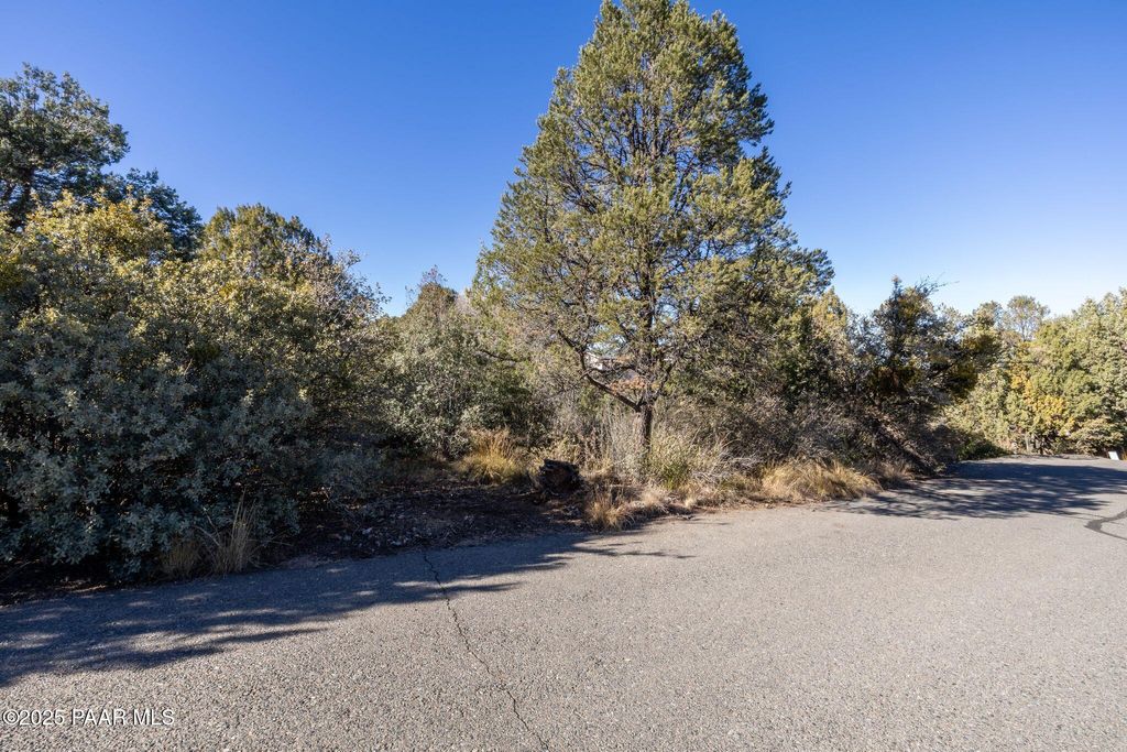 Photo of 610 Pauley Drive, Prescott, AZ 86303 (MLS # 1078300)