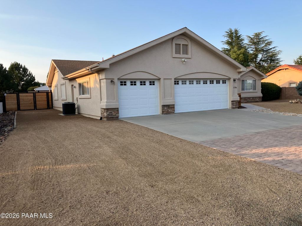 Photo of 11784 E Longhorn Drive, Dewey-Humboldt, AZ 86327 (MLS # 1082392)