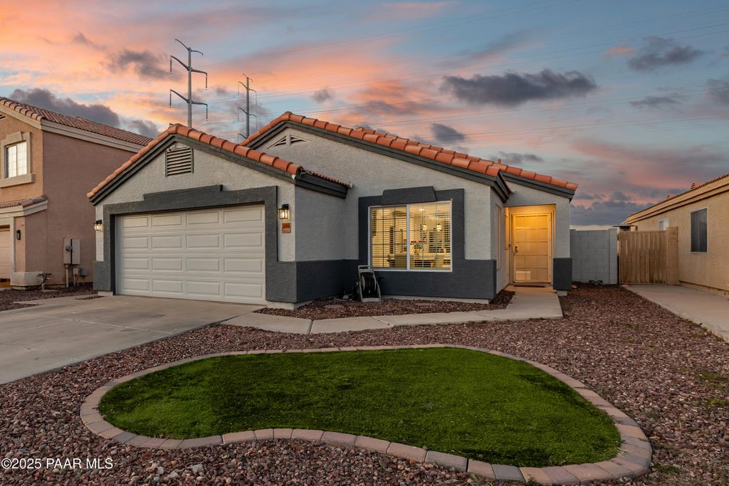Photo of 11962 W Berkeley Road, Avondale, AZ 85392 (MLS # 1078320)
