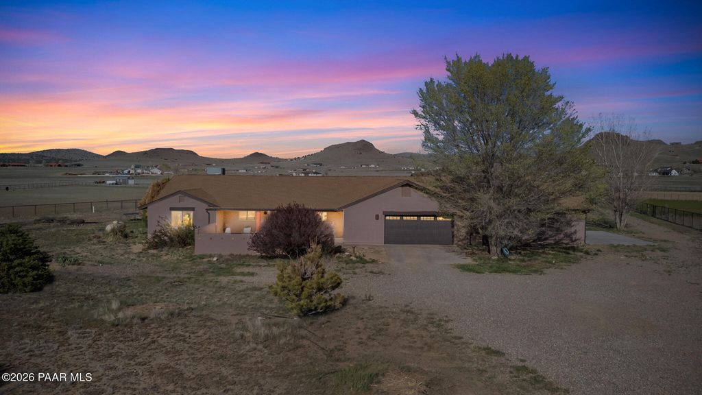 Photo of 16250 N Riding Horse Road, Chino Valley, AZ 86323 (MLS # 1080662)