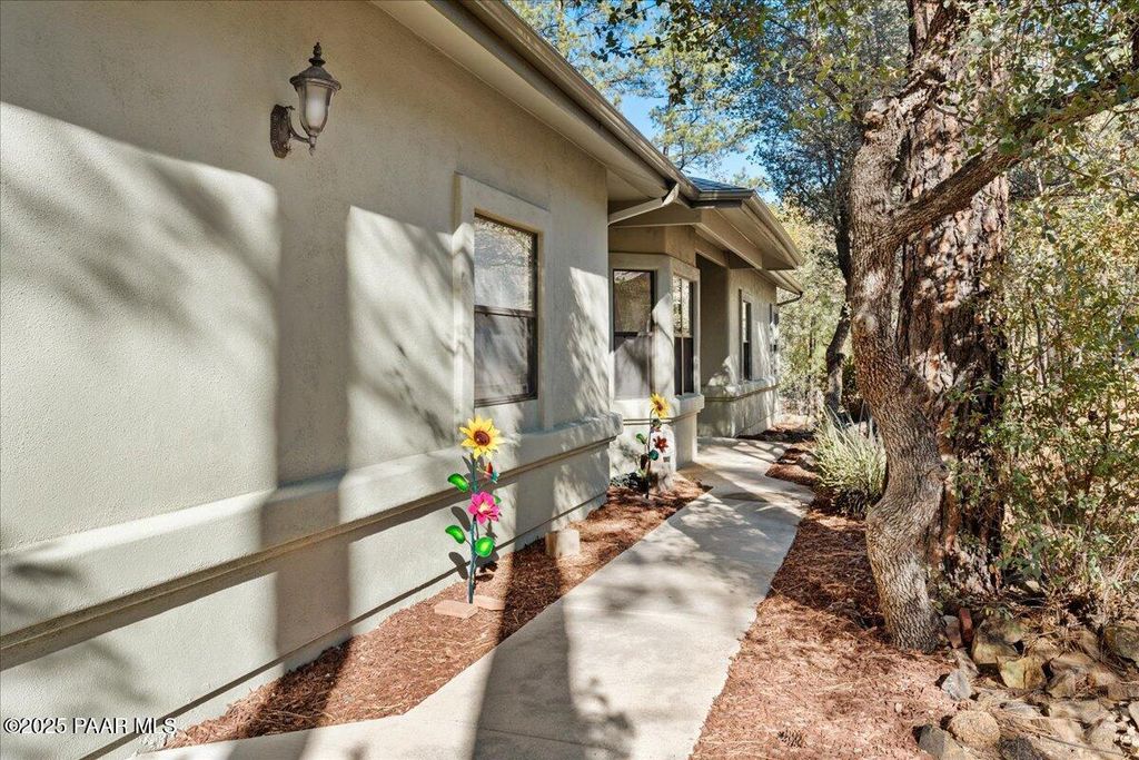 Photo of 345 Banning Creek Road, Prescott, AZ 86303 (MLS # 1078135)