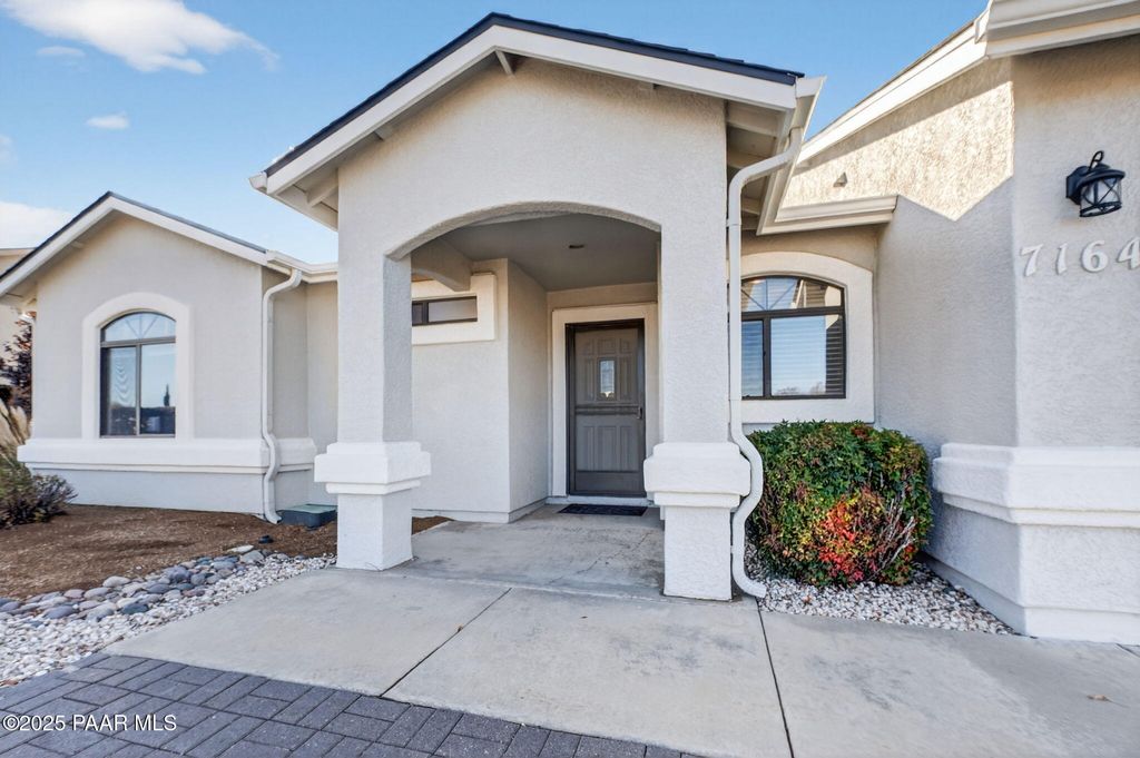 Photo of 7164 N Viewscape Drive, Prescott Valley, AZ 86315 (MLS # 1078157)