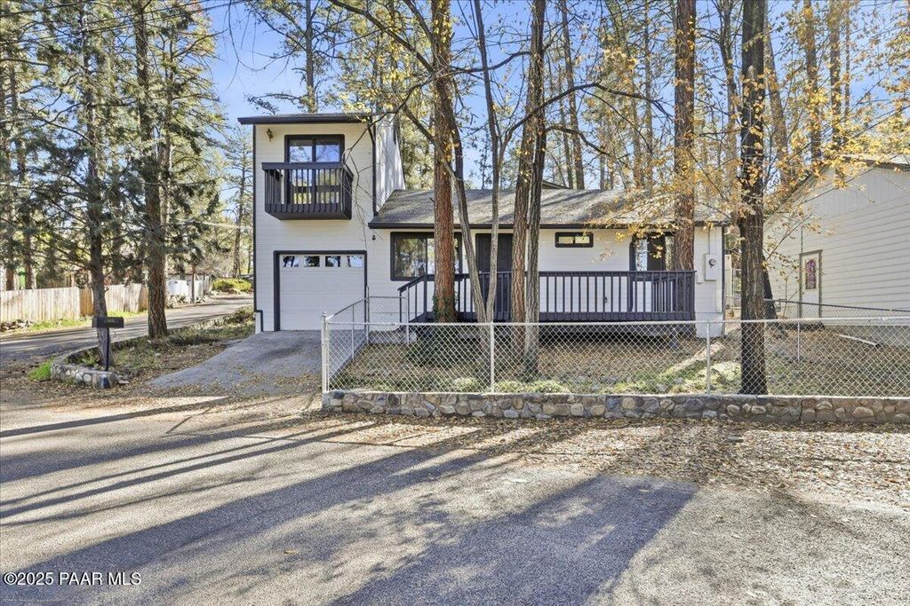 Photo of 707 Cherokee Road, Prescott, AZ 86303 (MLS # 1078143)