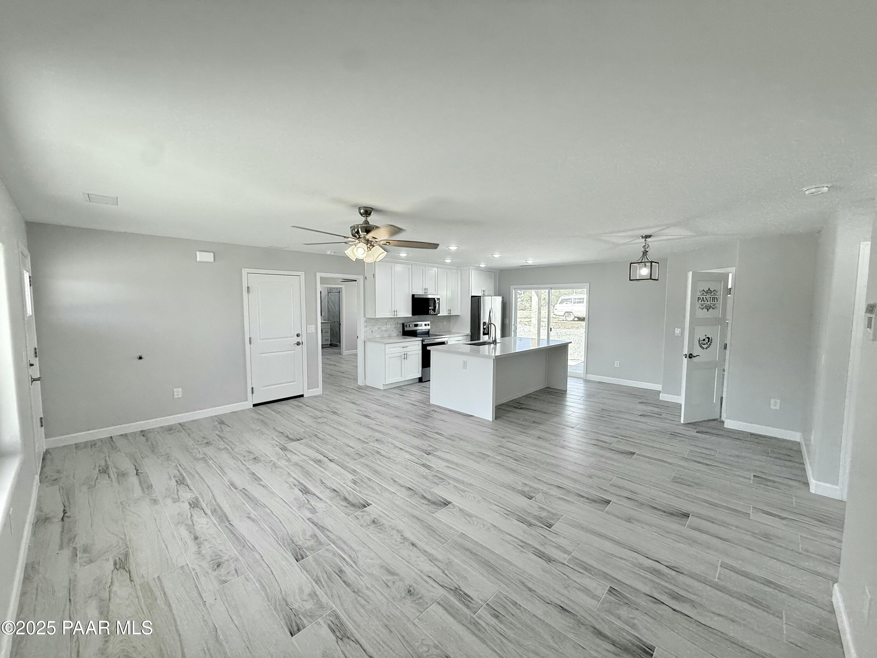 20134 E Lakeside Road