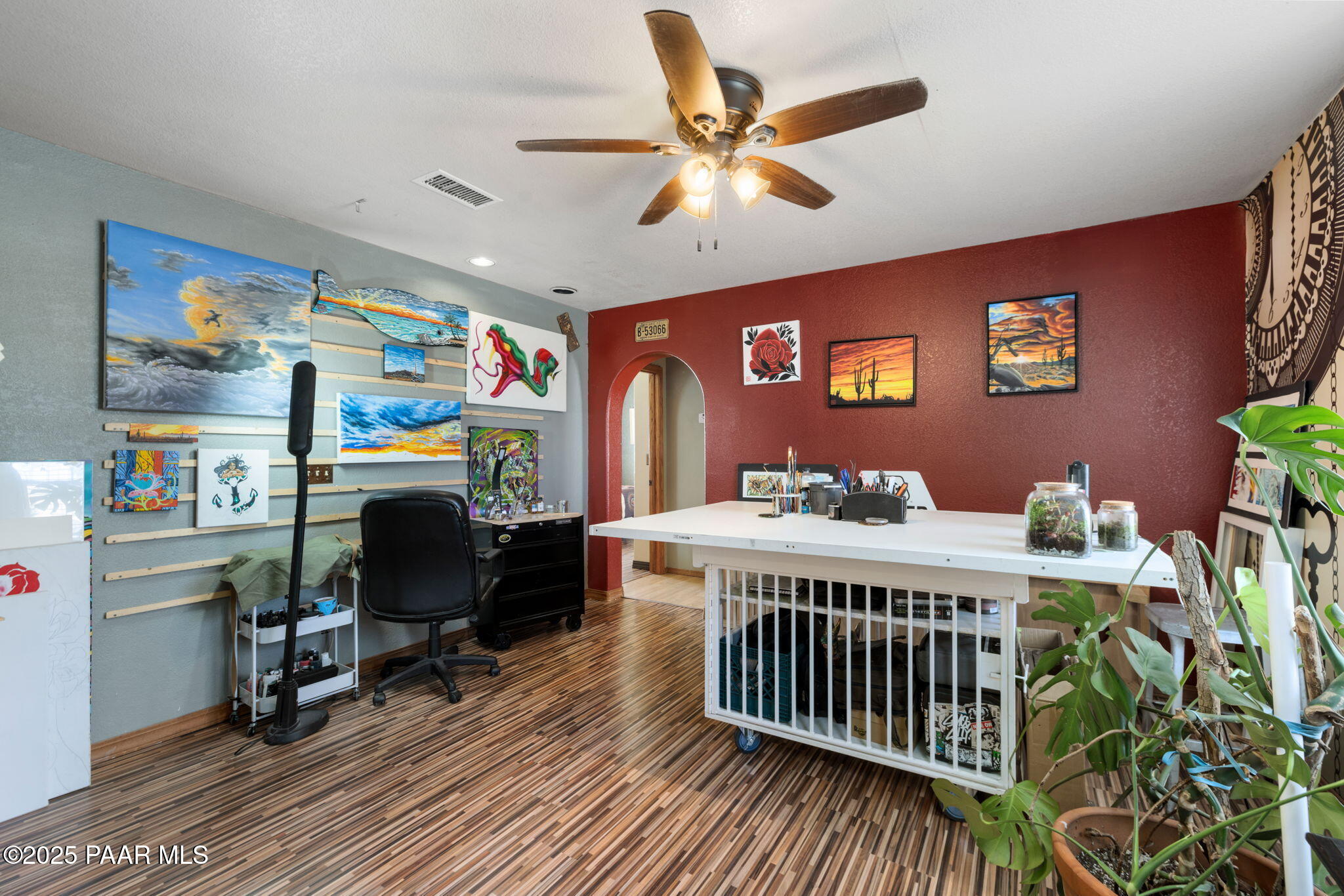 5041 N Roadrunner Drive