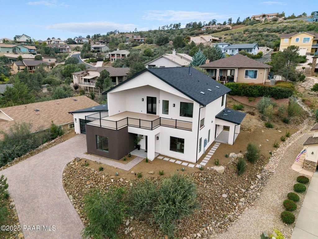 Photo of 940 N Waters Edge Way, Prescott, AZ 86303 (MLS # 1077062)