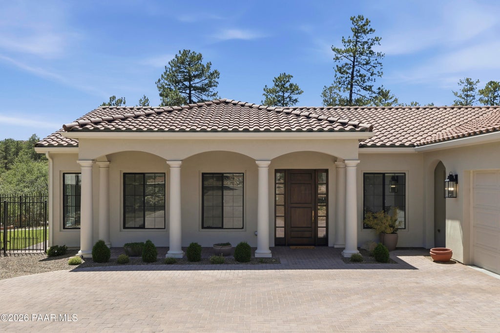 Photo of 1530 Sierry Peaks Drive, Prescott, AZ 86305 (MLS # 1083388)