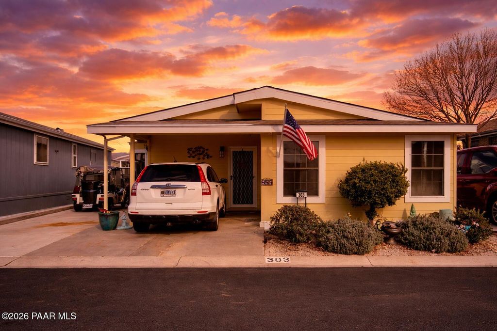 Photo of 855 N Country View Drive, Prescott Valley, AZ 86327 (MLS # 1080255)