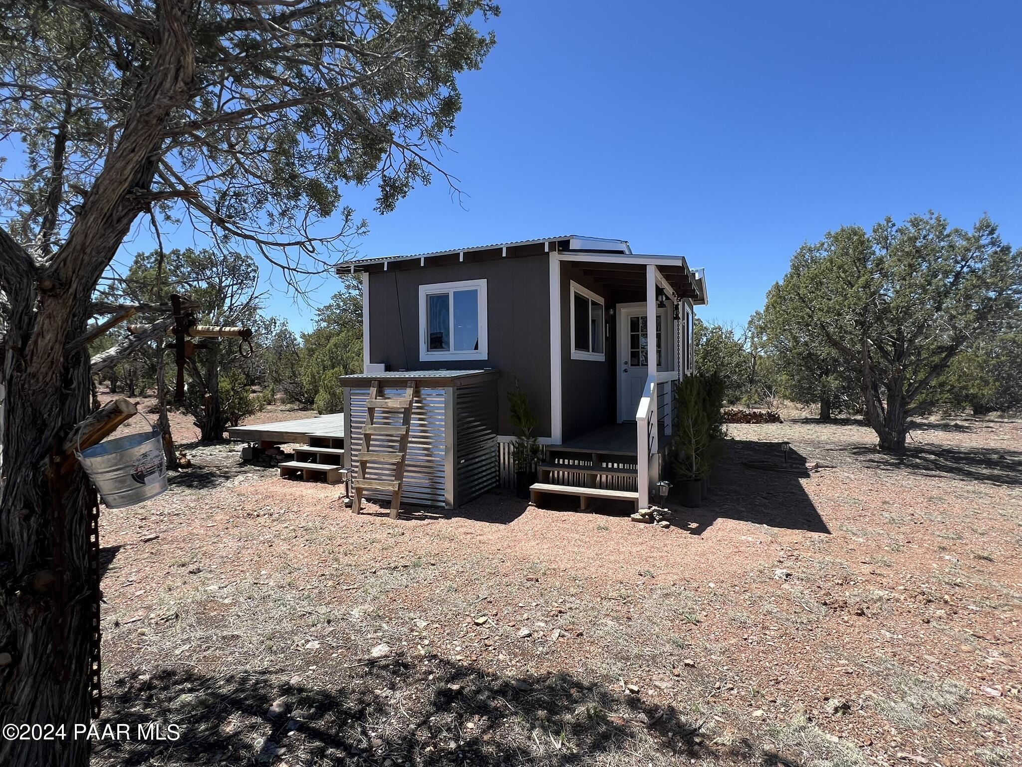 182 NE Cooks Trail