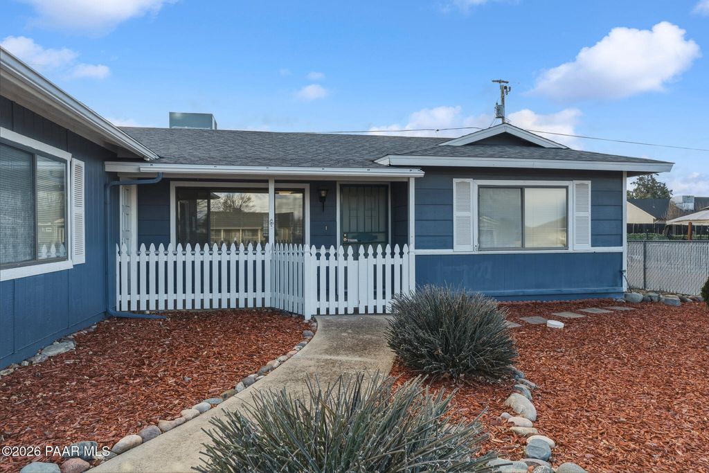 Photo of 3718 N Navajo Drive, Prescott Valley, AZ 86314 (MLS # 1079706)