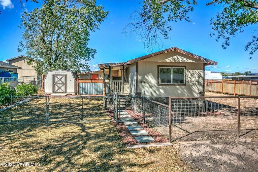 Photo of 1180 Bucky Oneill Drive, Chino Valley, AZ 86323 (MLS # 1077042)