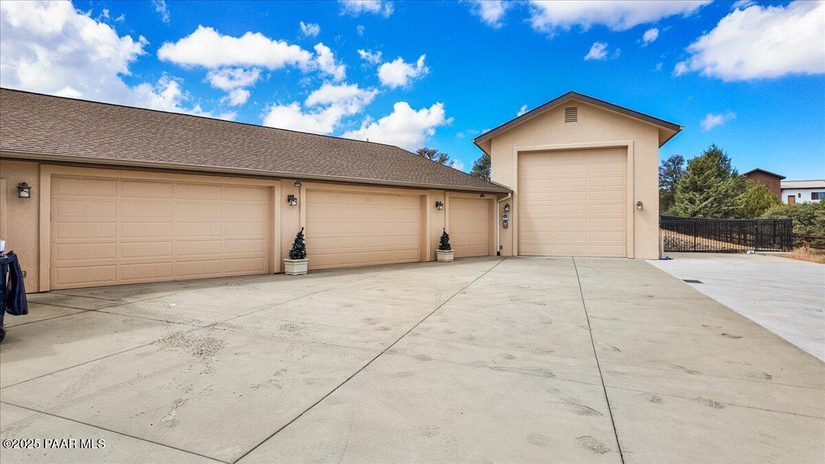 5540 W Deer Spring Place