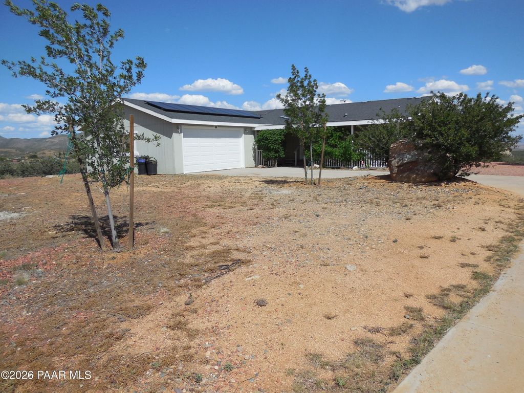 Photo of 17301 E Gilead Way, Dewey-Humboldt, AZ 86327 (MLS # 1081683)