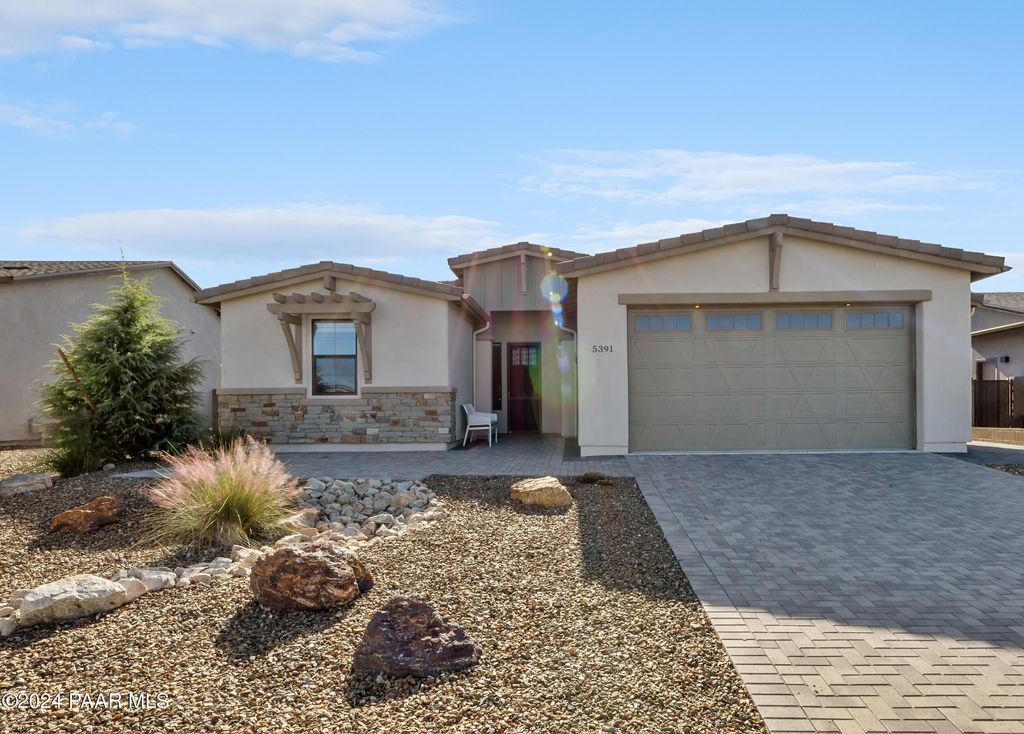 Photo of 5391 Crescent Edge Drive, Prescott, AZ 86301 (MLS # 1081825)