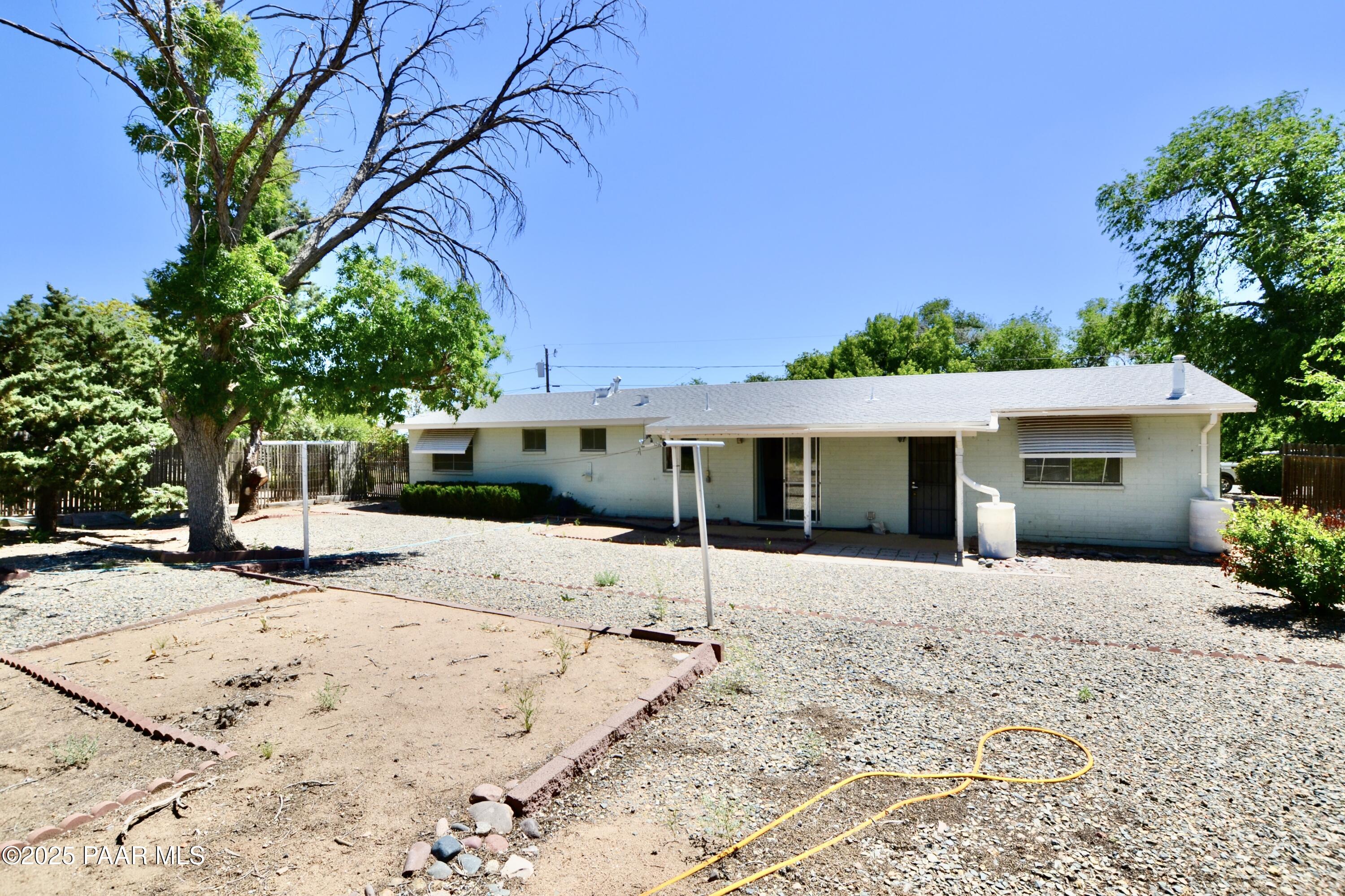 856 E Damion Loop