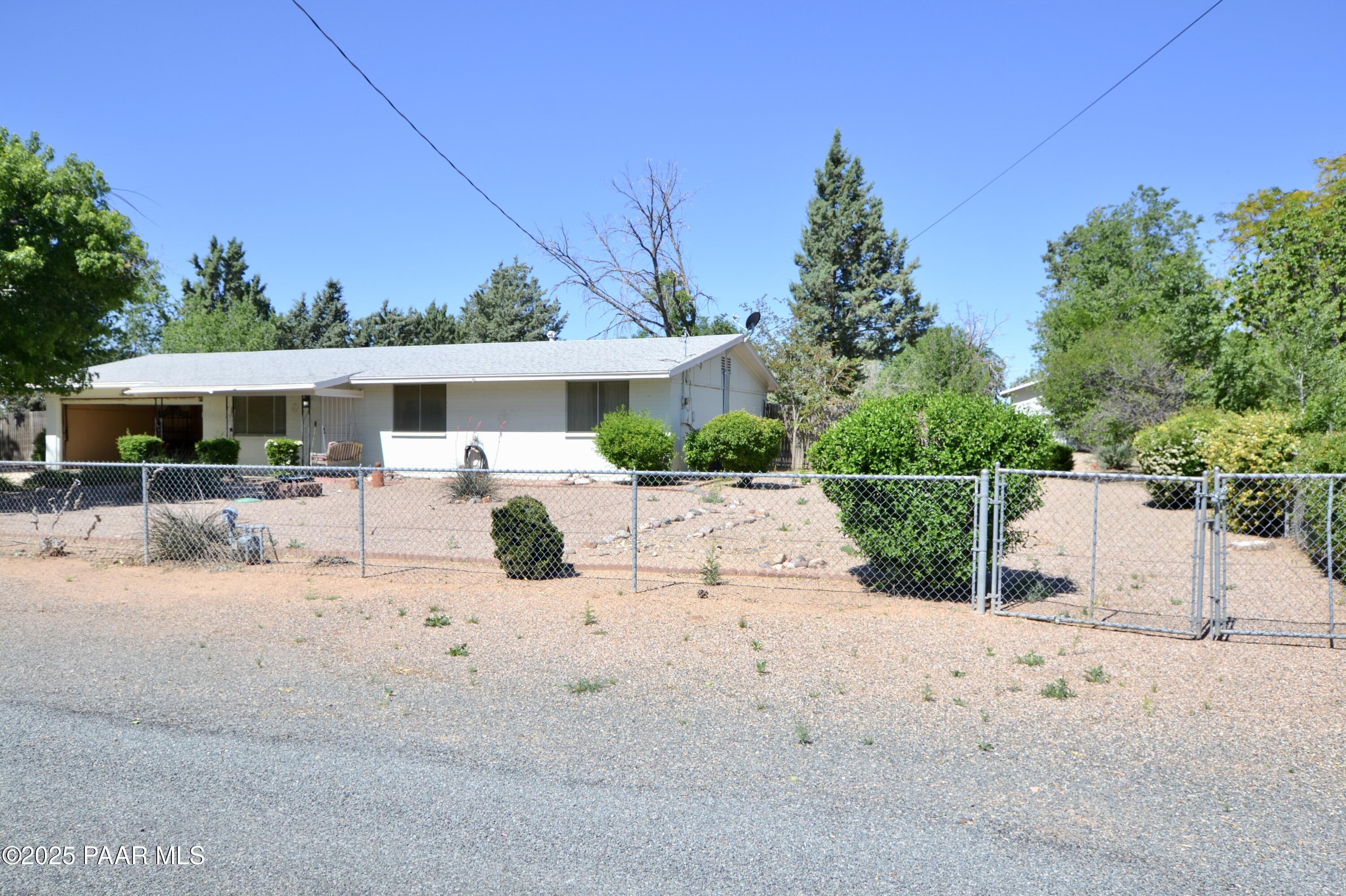 856 E Damion Loop