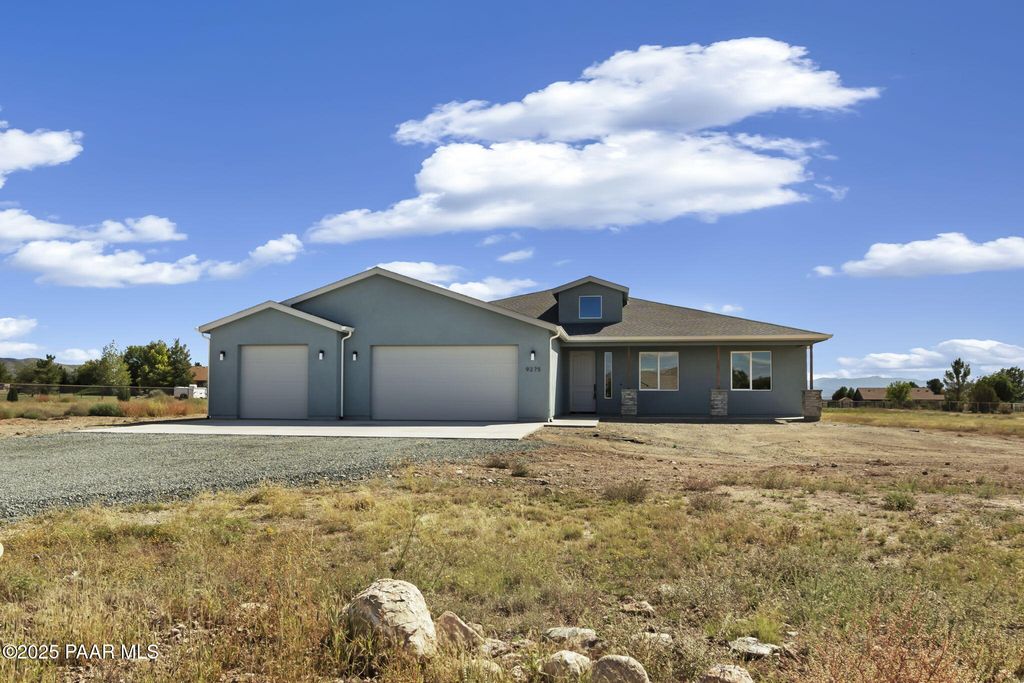 Photo of 9275 E Mystic River Way, Prescott Valley, AZ 86315 (MLS # 1076895)