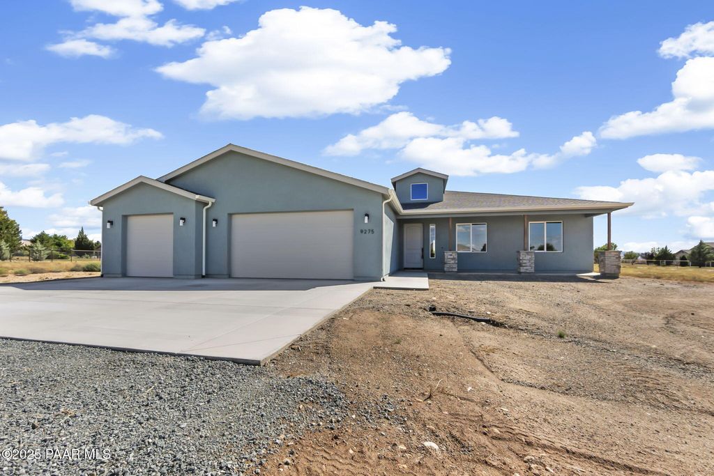 Photo of 9275 E Mystic River Way, Prescott Valley, AZ 86315 (MLS # 1076895)