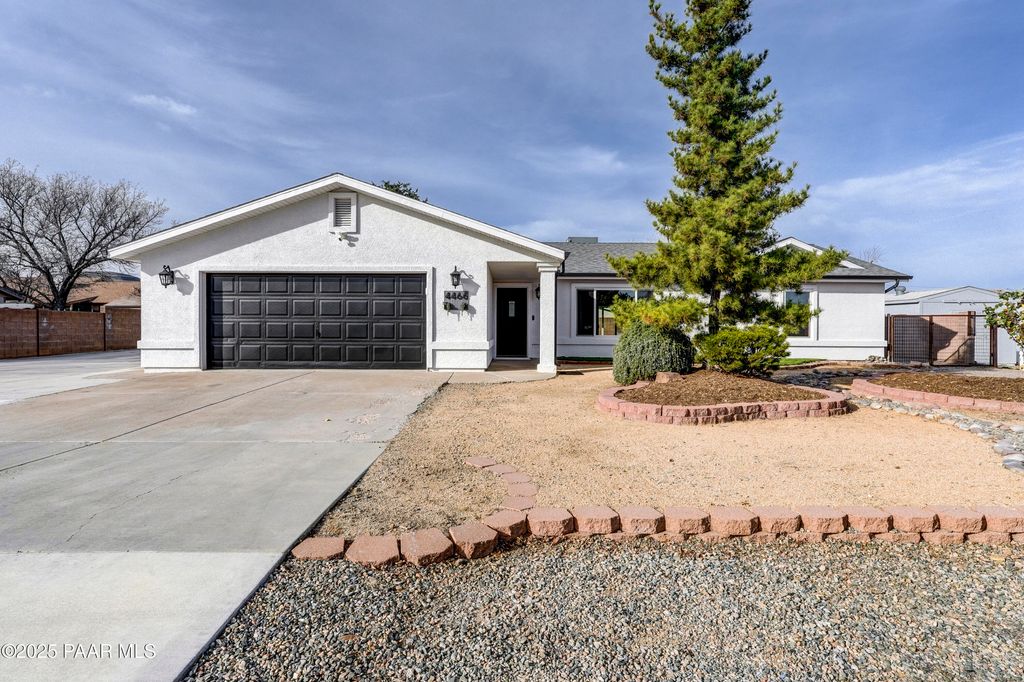 Photo of 4466 N Stage Way Lane, Prescott Valley, AZ 86314 (MLS # 1078485)