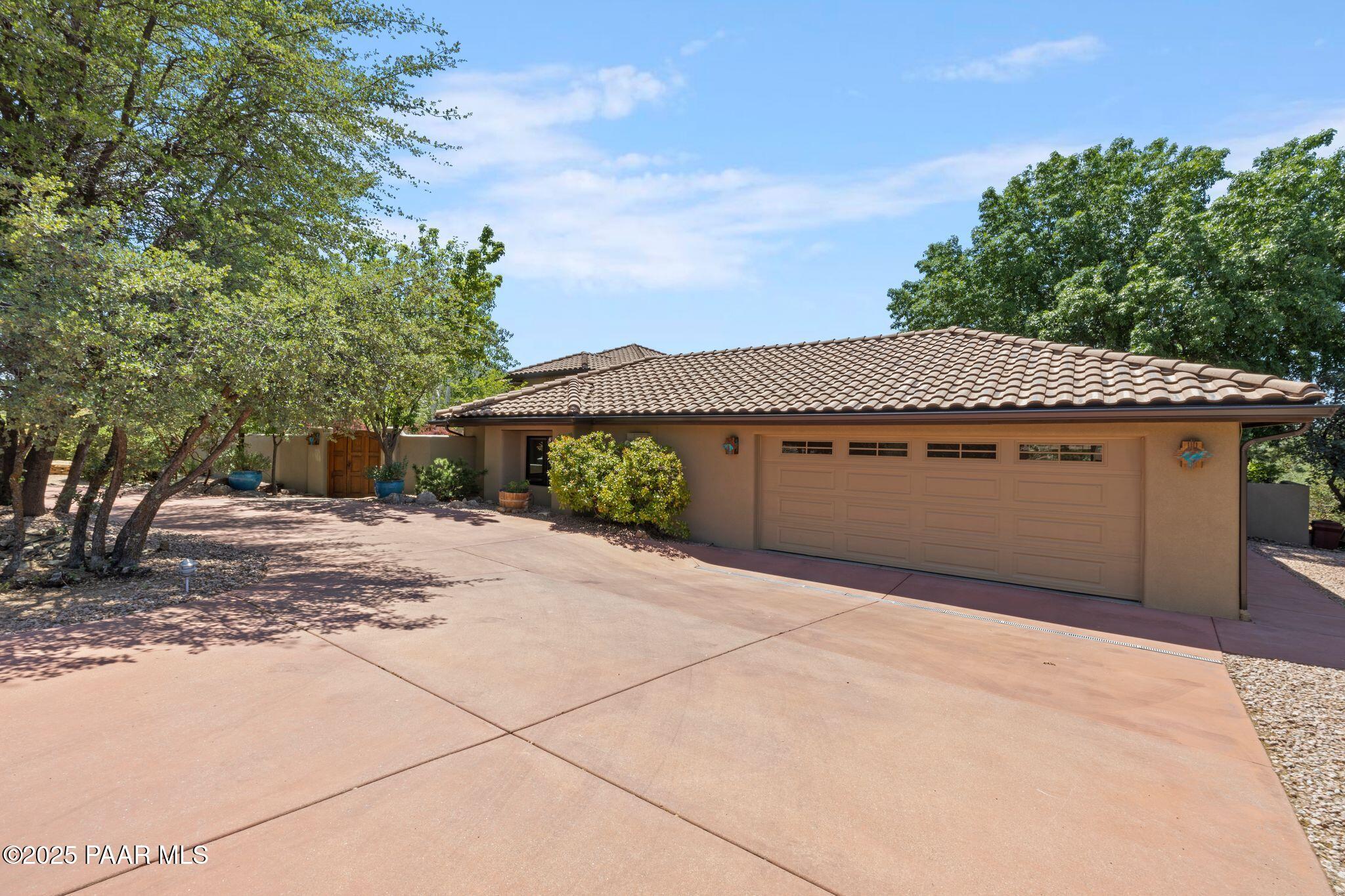 2316 W Mountain Oak Road