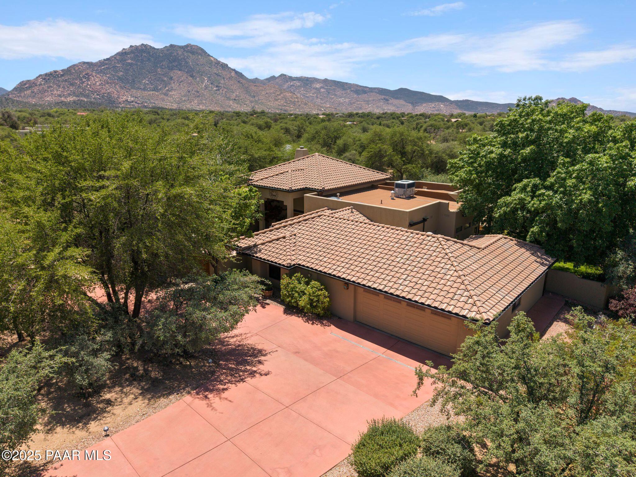 2316 W Mountain Oak Road