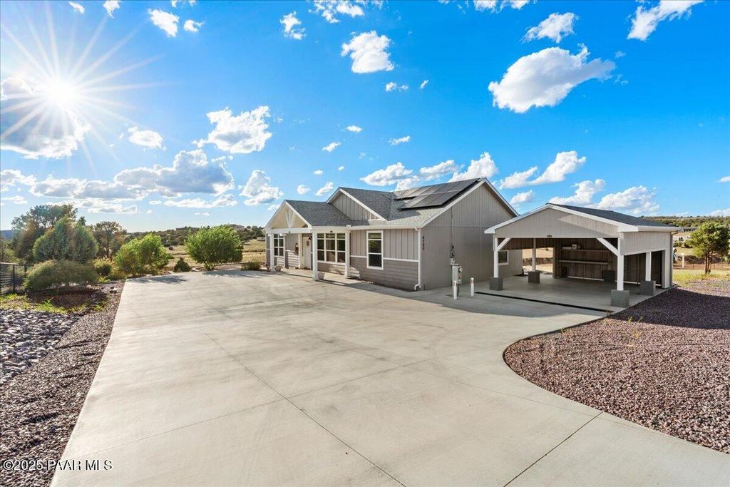 Photo of 4700 W Blackhawk Trail, Prescott, AZ 86305 (MLS # 1076406)