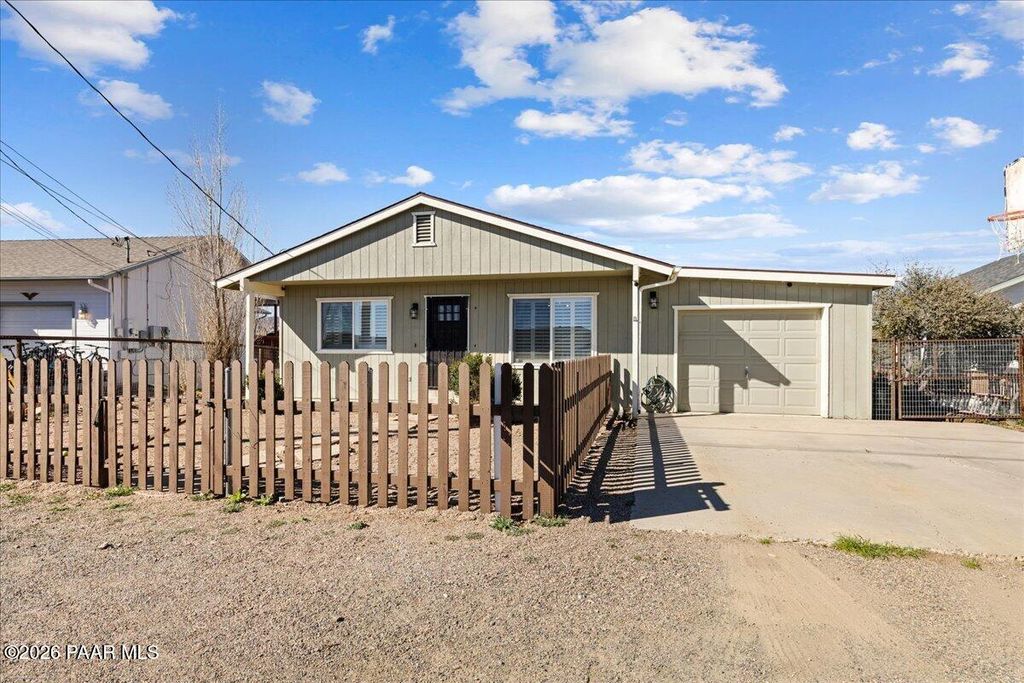 Photo of 1958 N Quartz Drive, Prescott, AZ 86301 (MLS # 1079980)