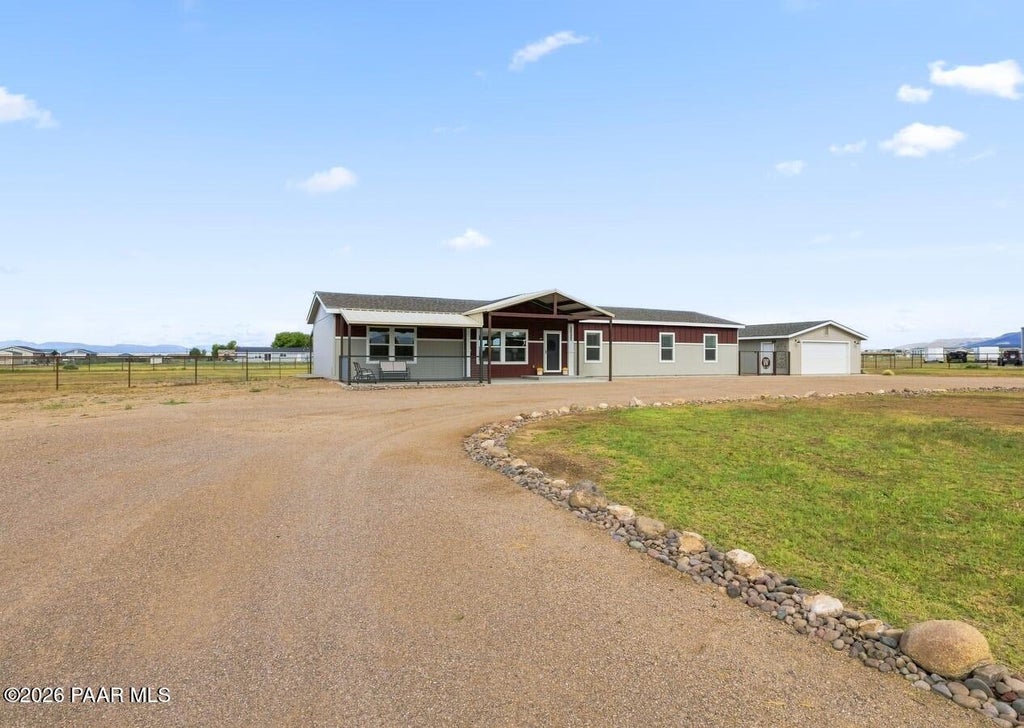 Photo of 26320 N Vineyard Lane, Paulden, AZ 86334 (MLS # 1084590)