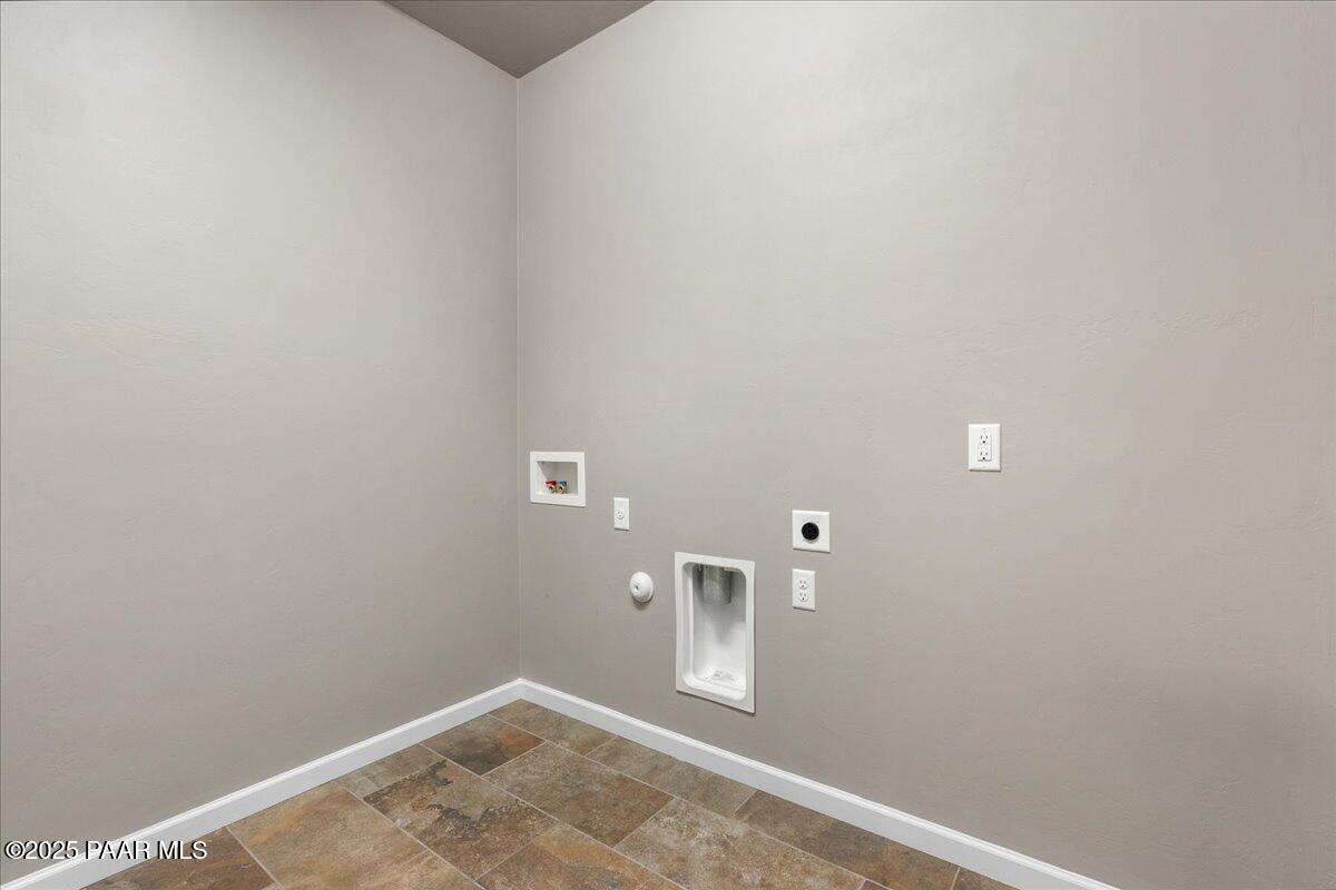2562 Aurora Drive