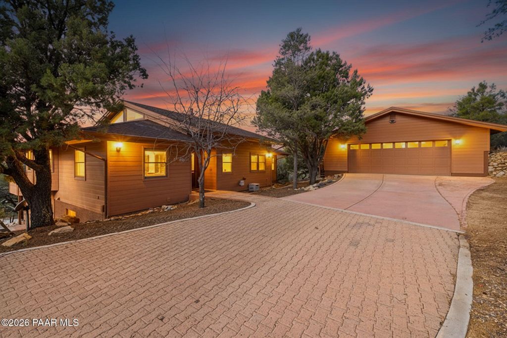Photo of 2394 Oakwood Drive, Prescott, AZ 86305 (MLS # 1078501)