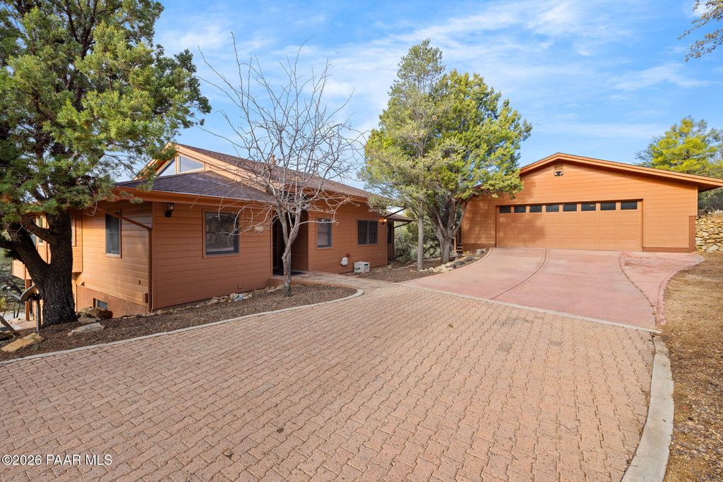 Photo of 2394 Oakwood Drive, Prescott, AZ 86305 (MLS # 1078501)