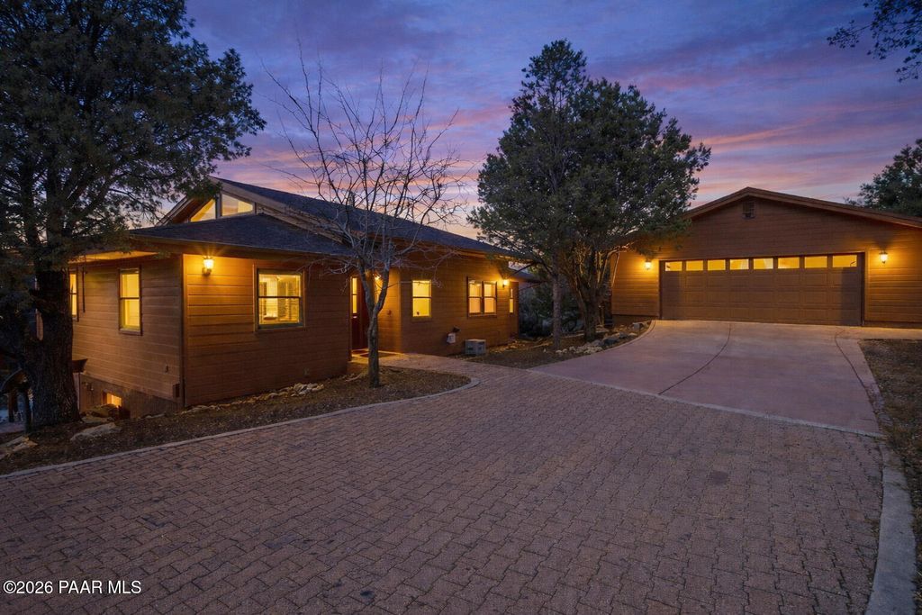 Photo of 2394 Oakwood Drive, Prescott, AZ 86305 (MLS # 1078501)