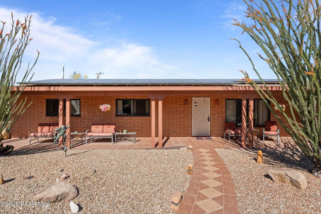 Photo of 1865 Hillside Drive, Wickenburg, AZ 85390 (MLS # 1081155)