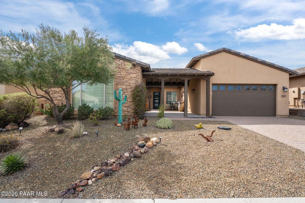 Photo of 3235 Rising Sun Rdg, Wickenburg, AZ 85390 (MLS # 1080998)