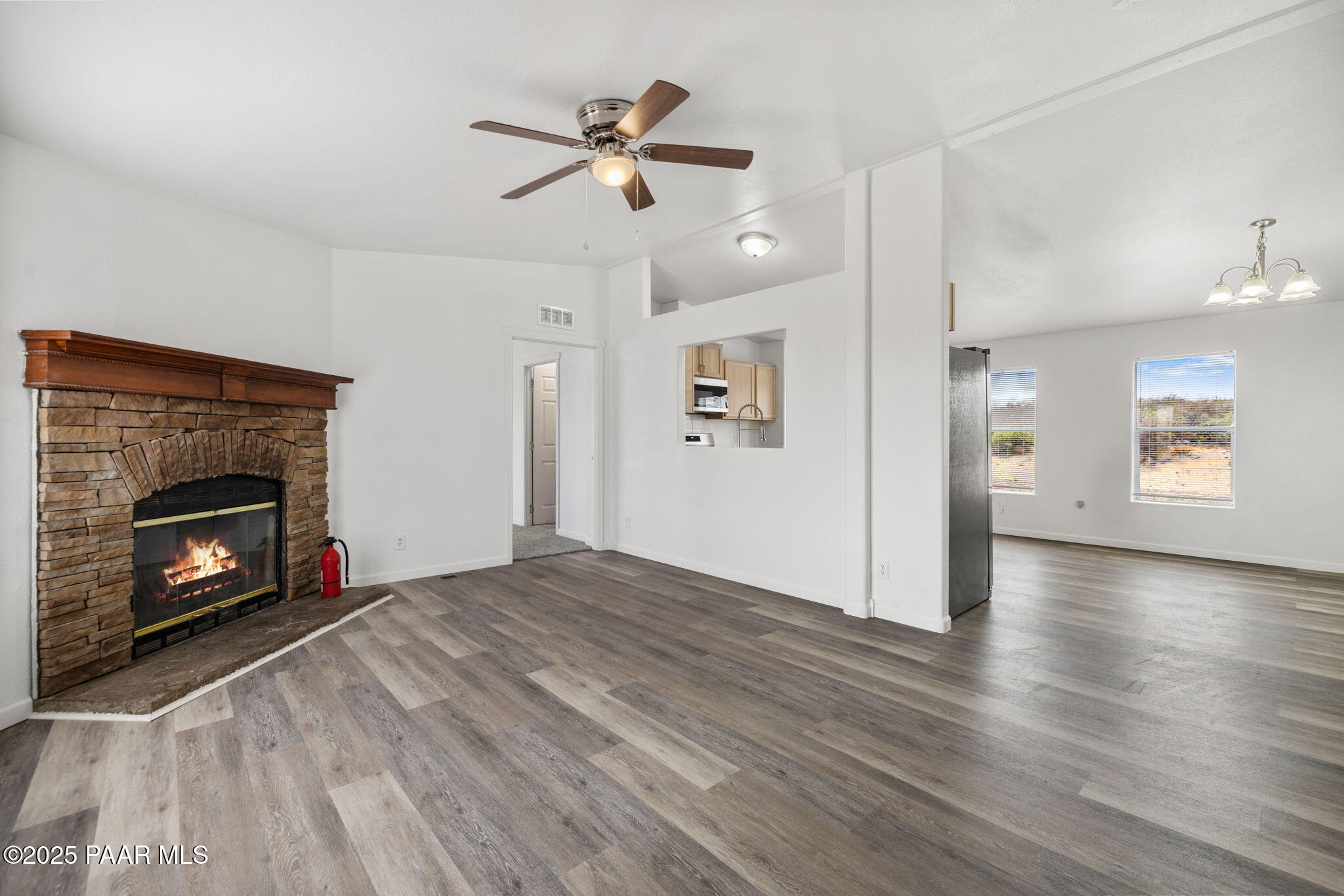 585 N Old Coach Trail