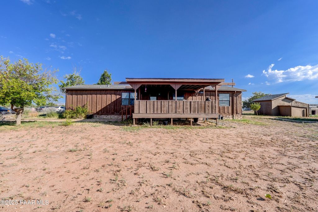 Photo of 25055 N Naples Street, Paulden, AZ 86334 (MLS # 1076779)