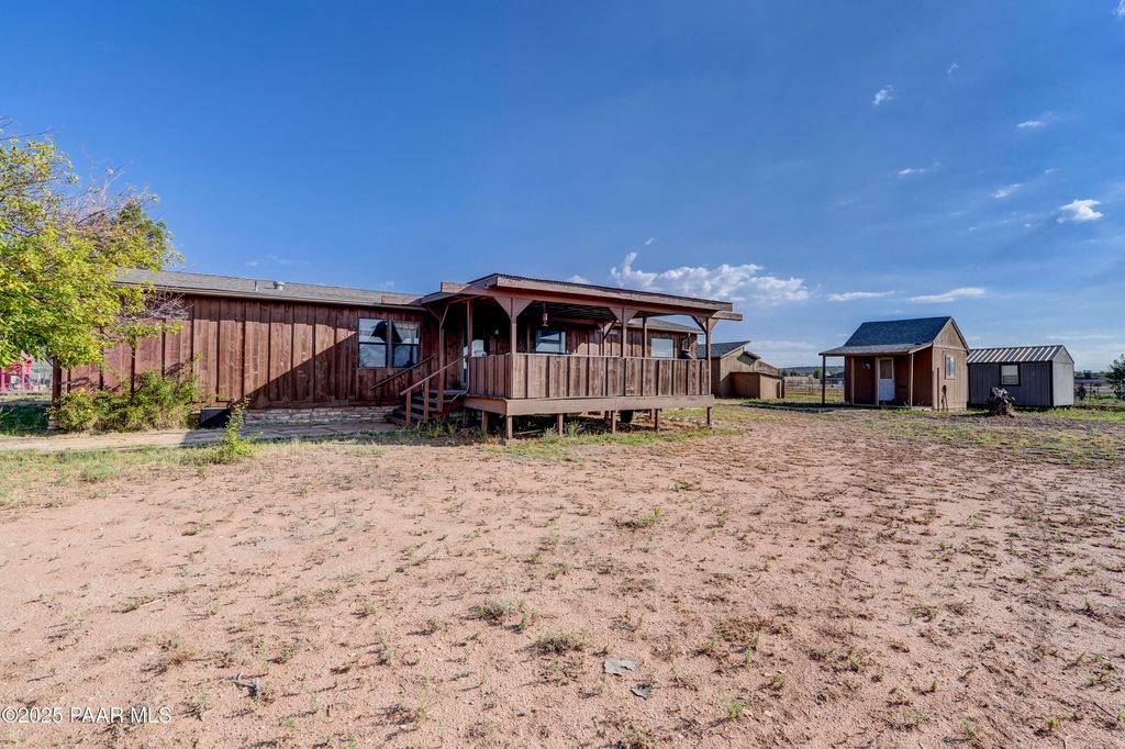 Photo of 25055 N Naples Street, Paulden, AZ 86334 (MLS # 1076779)
