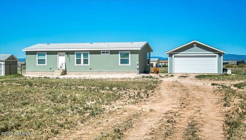 26900 N Champagne Lane Paulden AZ 86334