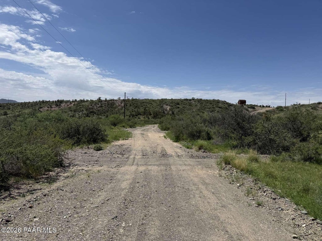 Photo of 14600 Center Fire Road, Kirkland, AZ 86332 (MLS # 1085188)