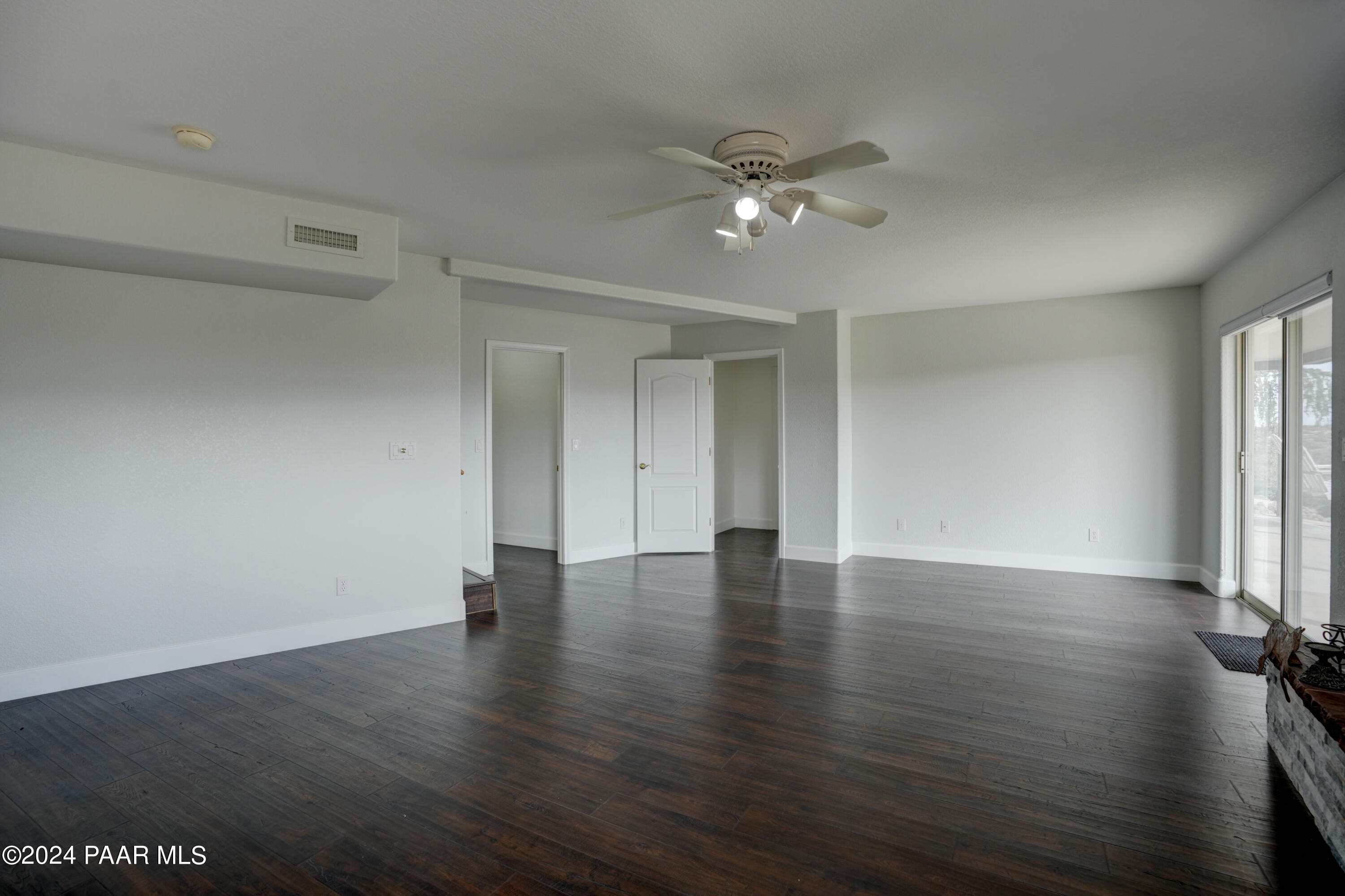 Prescott, Arizona 86305, United States, 5 Bedrooms Bedrooms, ,3 BathroomsBathrooms,Residential,Pending,56415