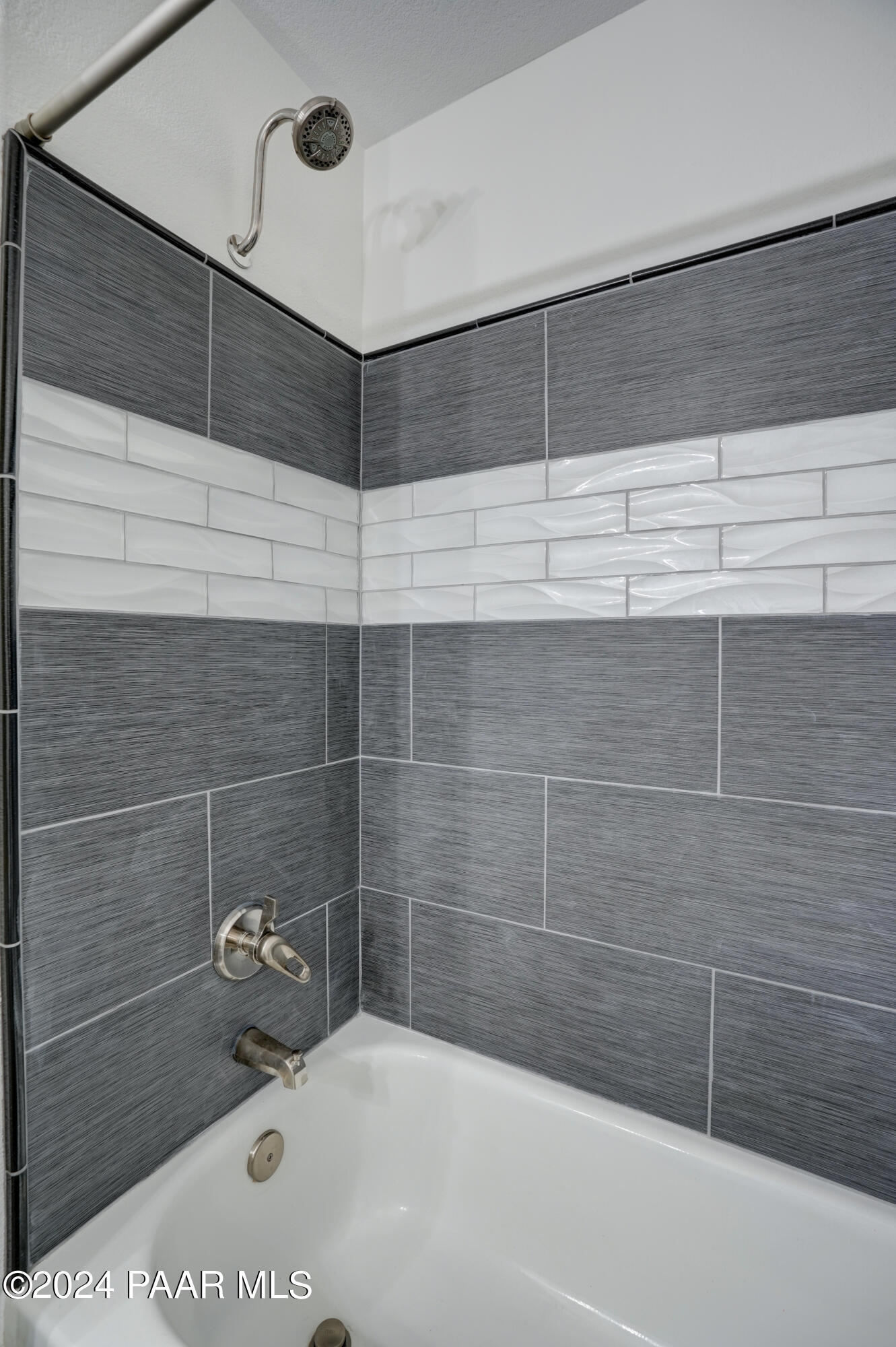 Prescott, Arizona 86305, United States, 5 Bedrooms Bedrooms, ,3 BathroomsBathrooms,Residential,Pending,56415