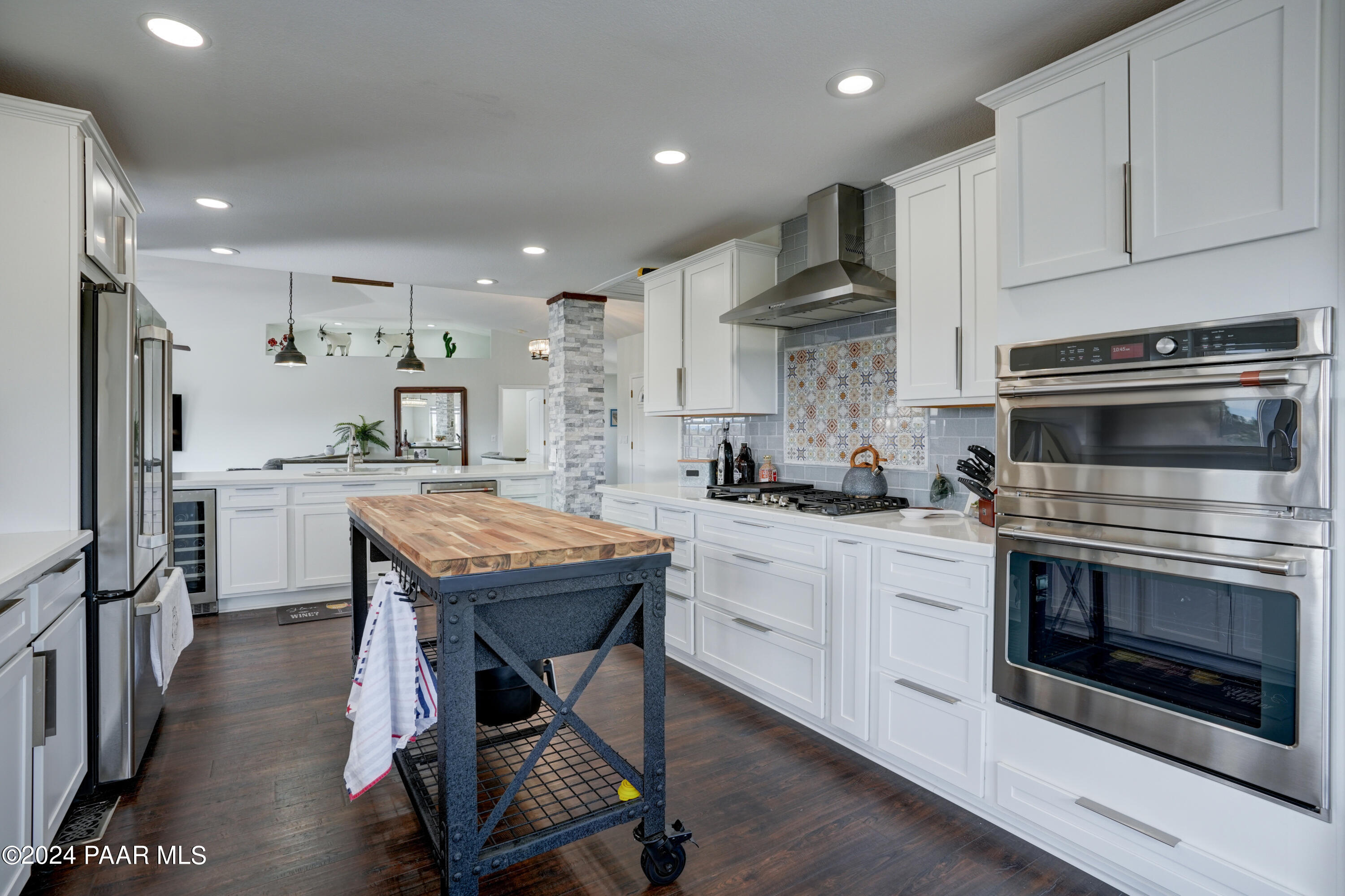 Prescott, Arizona 86305, United States, 5 Bedrooms Bedrooms, ,3 BathroomsBathrooms,Residential,Pending,56415