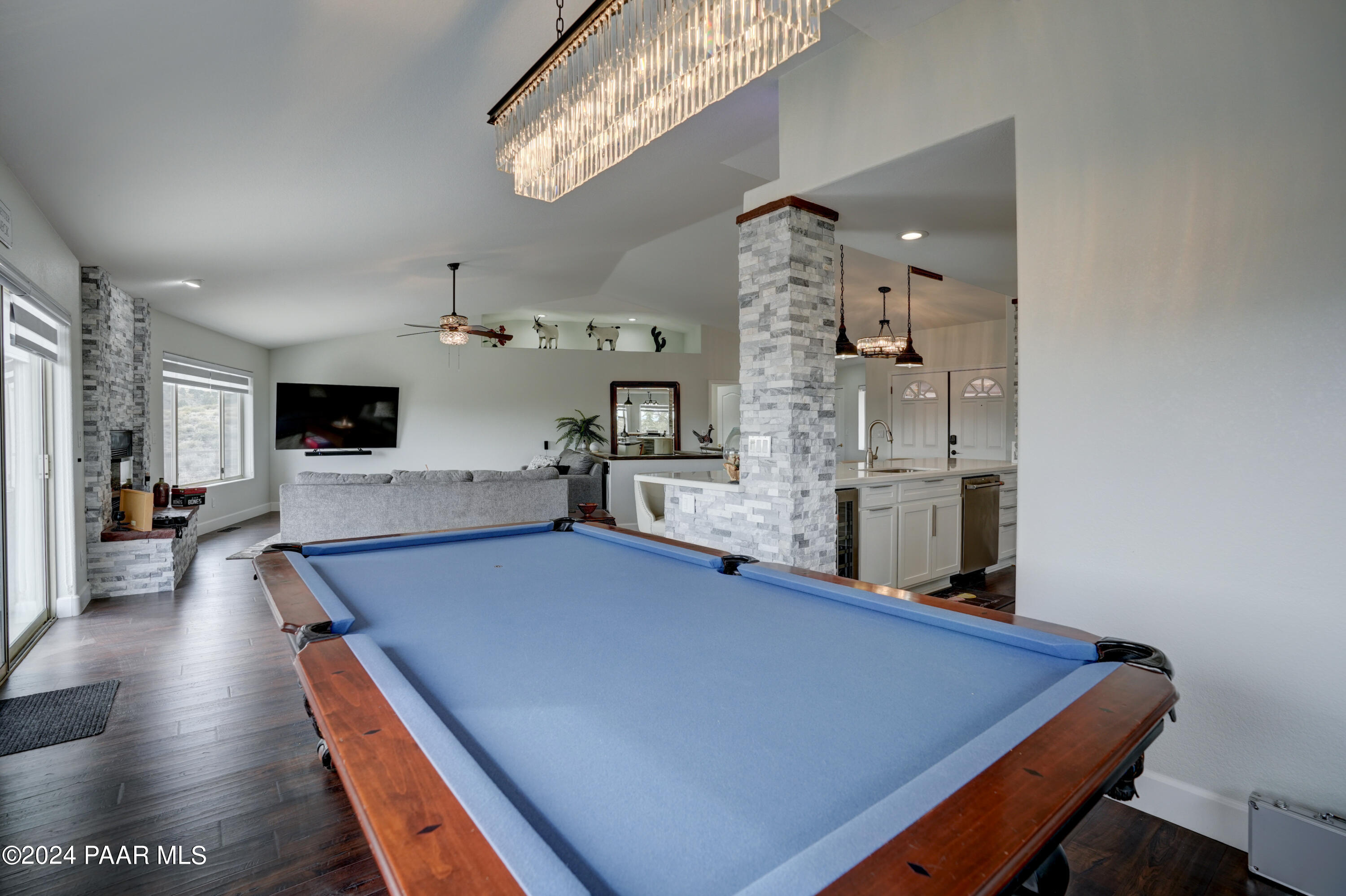 Prescott, Arizona 86305, United States, 5 Bedrooms Bedrooms, ,3 BathroomsBathrooms,Residential,Pending,56415