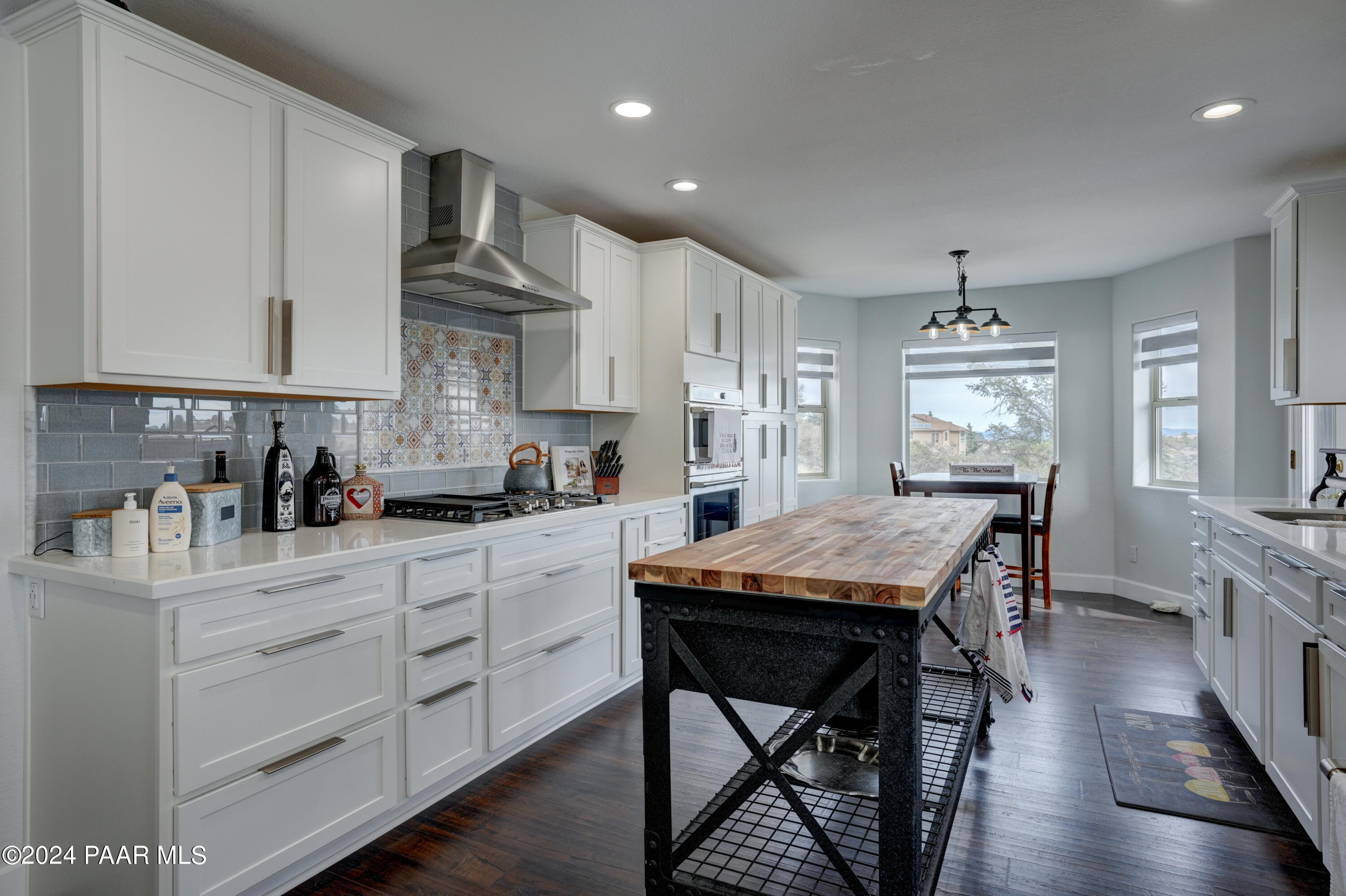 Prescott, Arizona 86305, United States, 5 Bedrooms Bedrooms, ,3 BathroomsBathrooms,Residential,Pending,56415