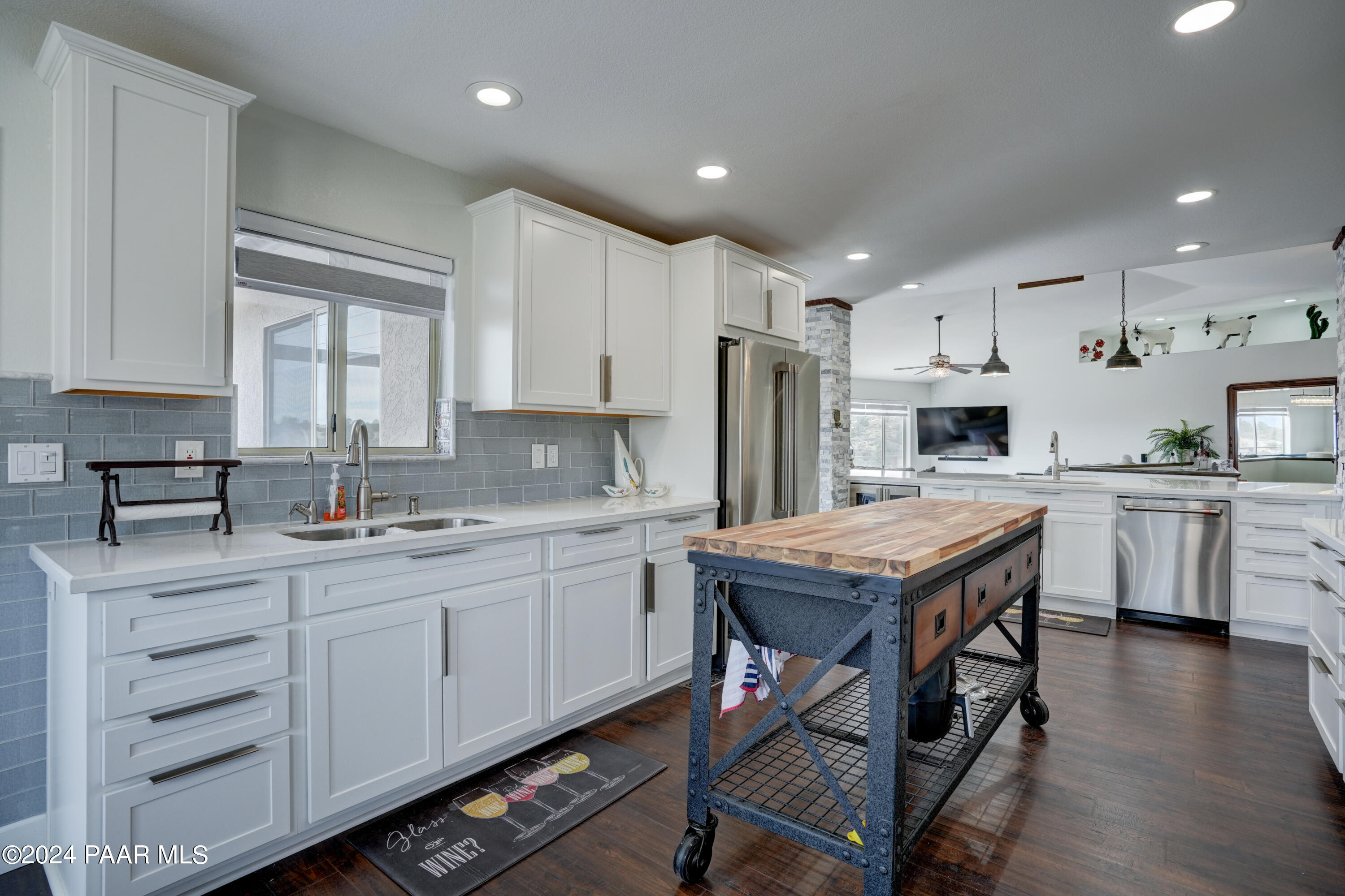 Prescott, Arizona 86305, United States, 5 Bedrooms Bedrooms, ,3 BathroomsBathrooms,Residential,Pending,56415