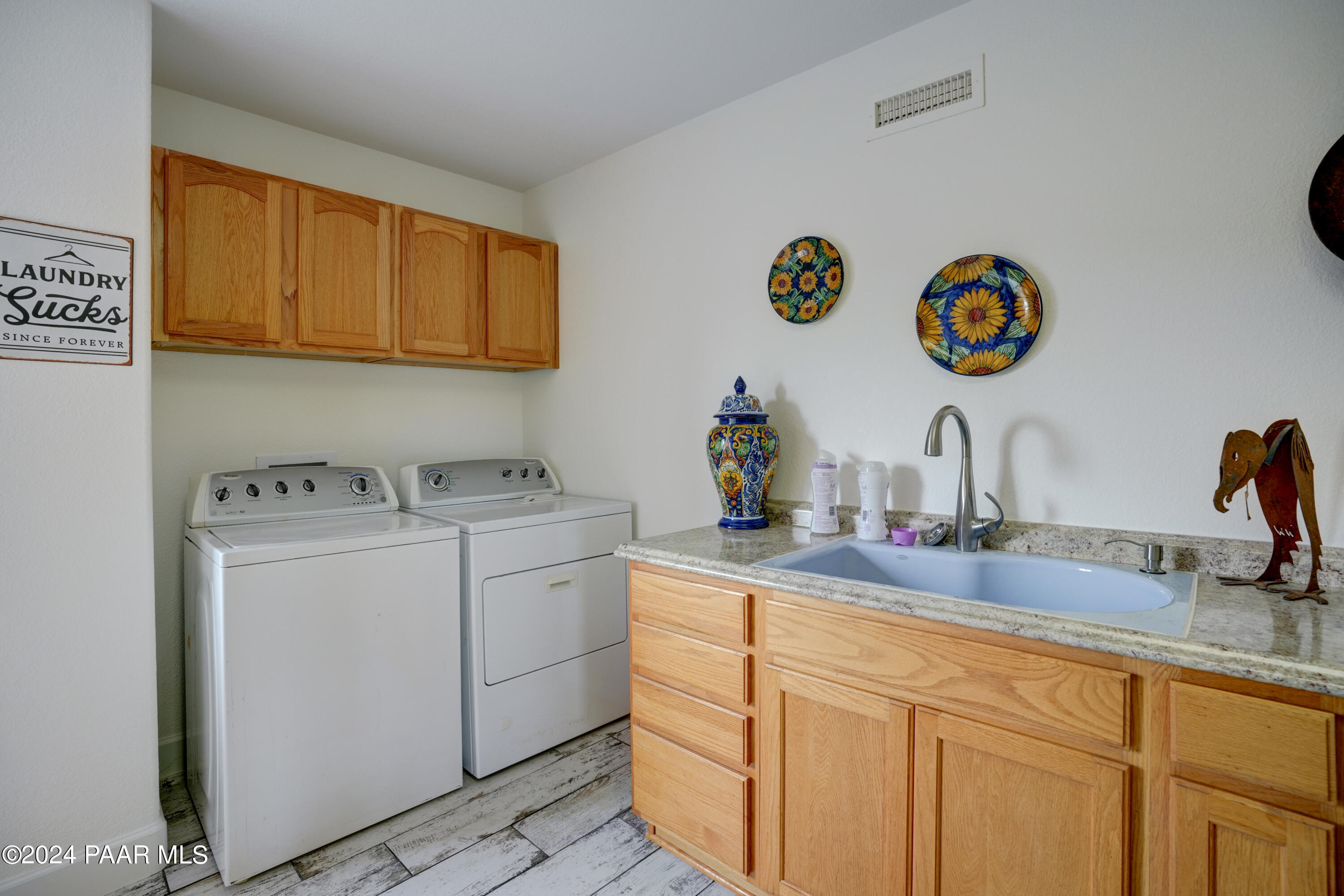 Prescott, Arizona 86305, United States, 5 Bedrooms Bedrooms, ,3 BathroomsBathrooms,Residential,Pending,56415